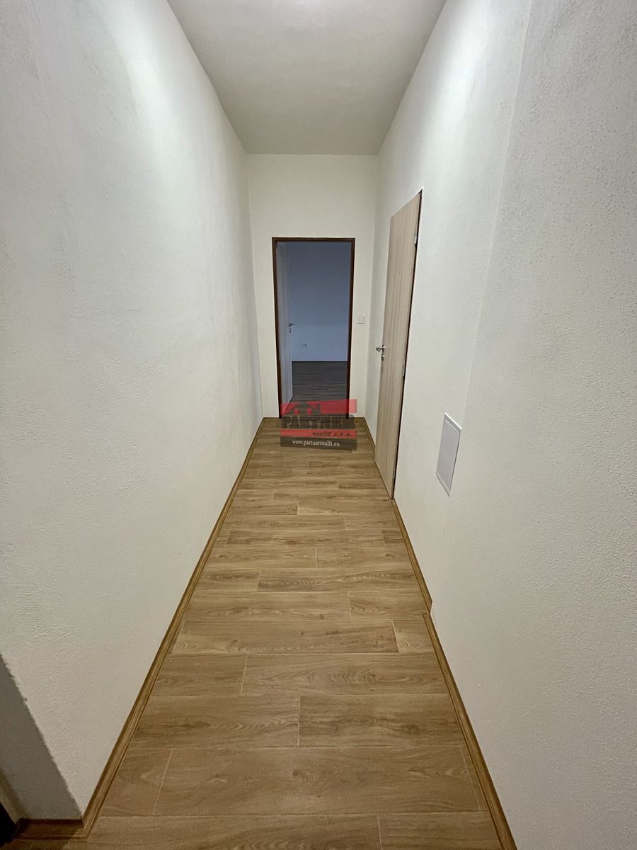 Pronájem bytu 2+kk 37 m² – fotografie 4