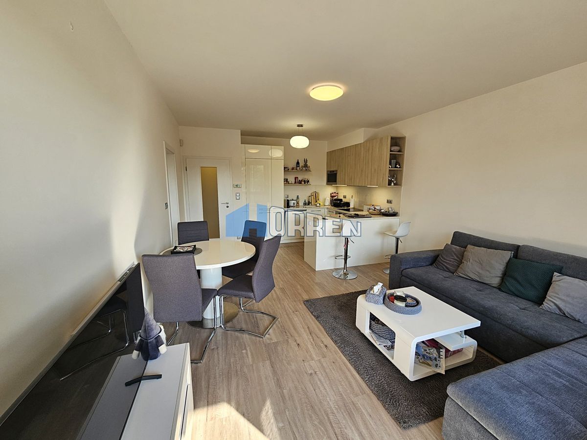 Pronájem bytu 2+kk 62 m² – fotografie 3