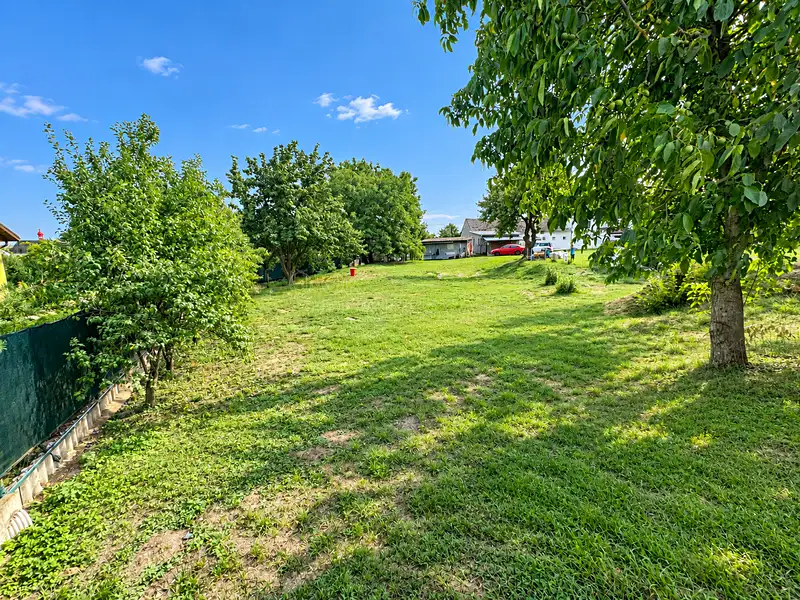 Prodej stavebního pozemku 882 m², Újezd – náhled fotky 2