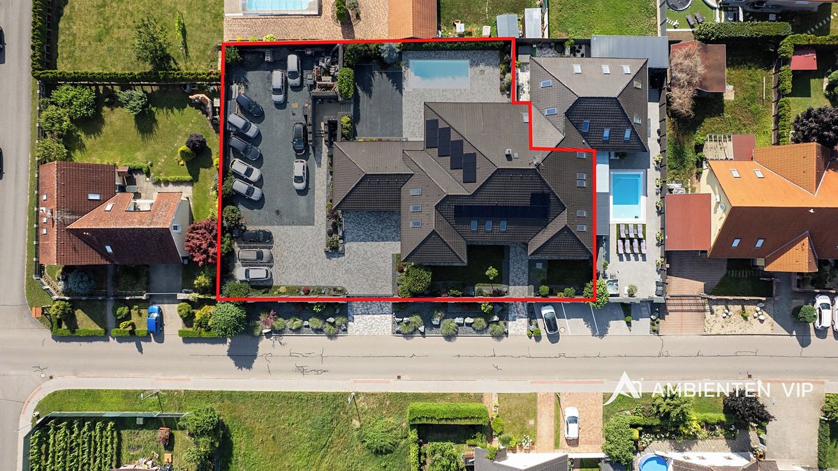 Prodej vily 641 m², pozemek 1564 m² – fotografie 3