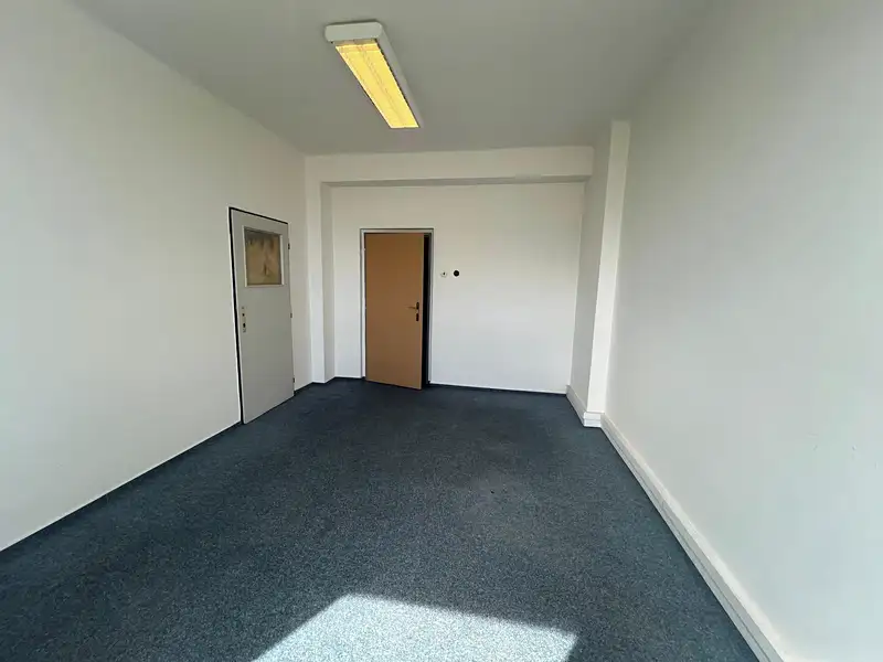 Pronájem kanceláře 17 m², České Budějovice – náhled fotky 3