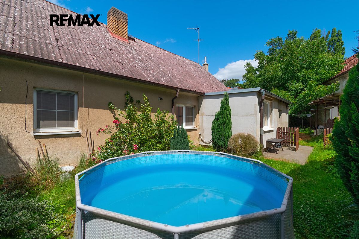 Prodej rodinného domu 186 m², pozemek 390 m² – fotografie 2