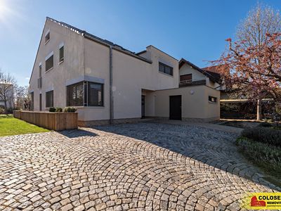 Prodej rodinného domu 287 m², pozemek 800 m²