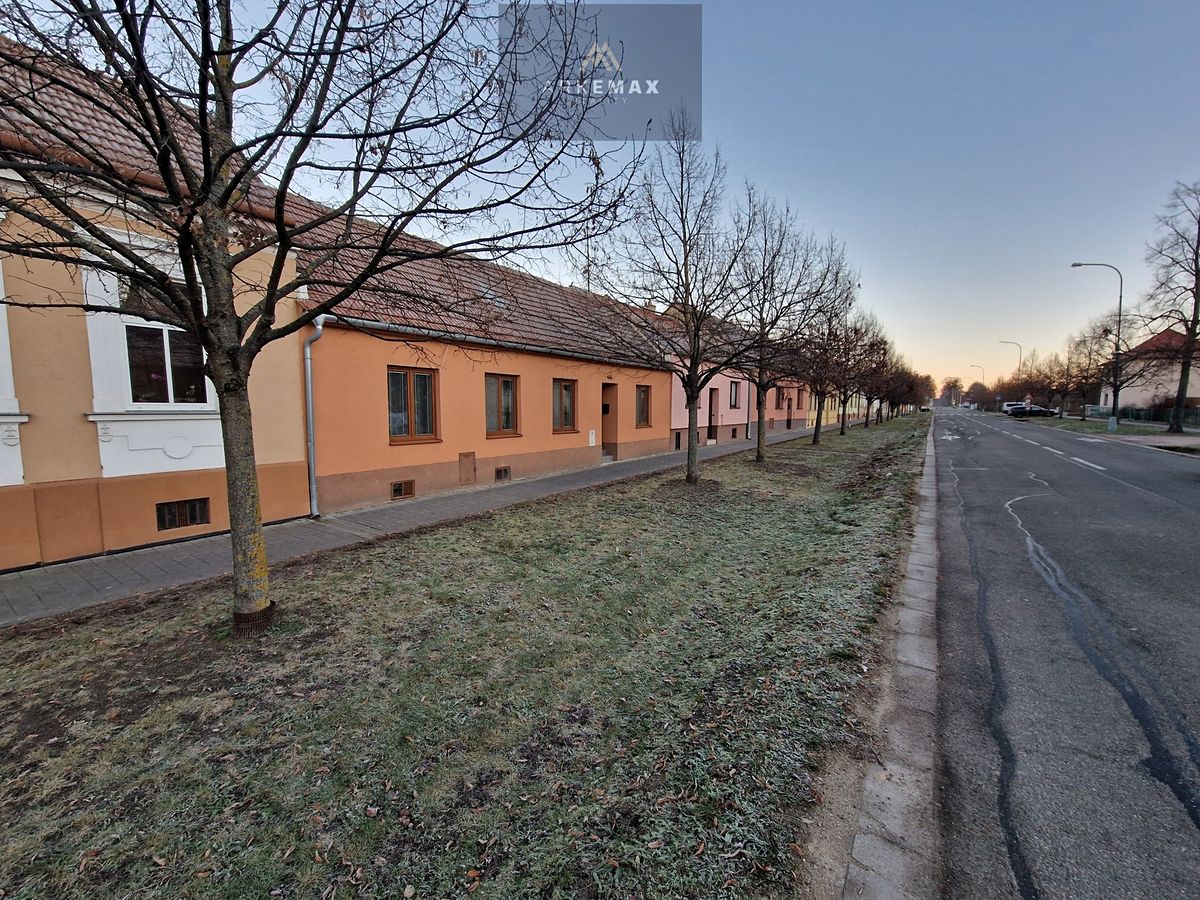 Prodej rodinného domu 150 m², pozemek 322 m² – fotografie 3