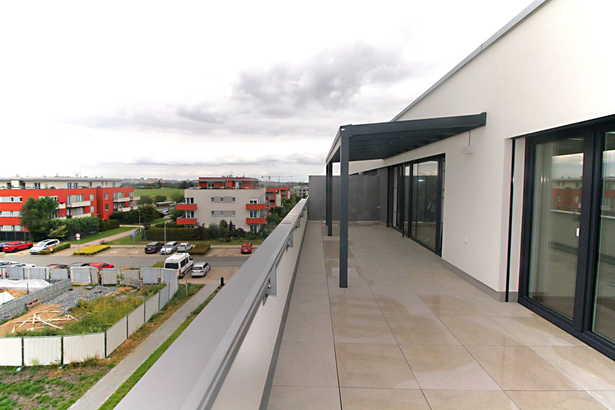 Pronájem bytu 2+kk 60 m² – fotografie 2