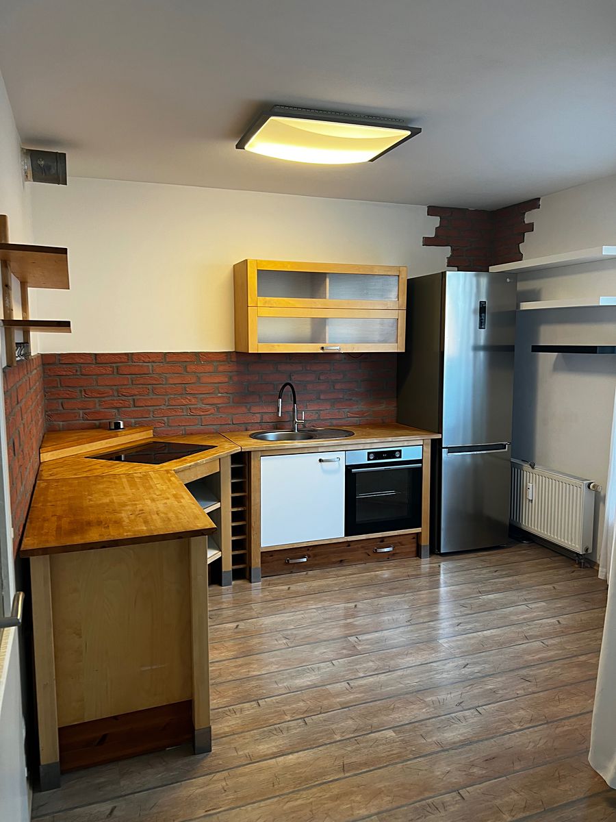 Pronájem bytu 1+kk 40 m²