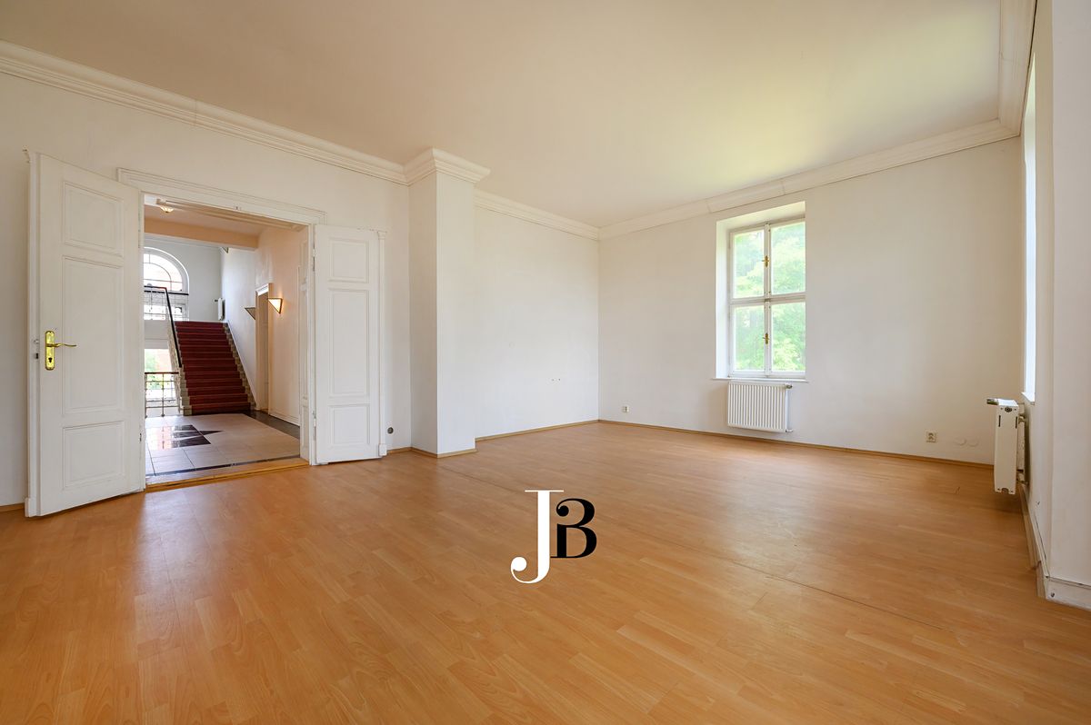 Prodej vily 777 m², pozemek 4291 m² – fotografie 5