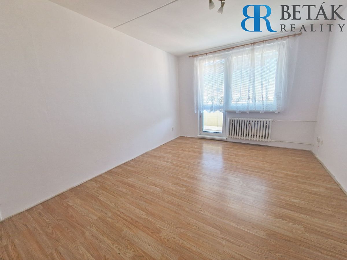 Pronájem bytu 1+1 35 m² – fotografie 3