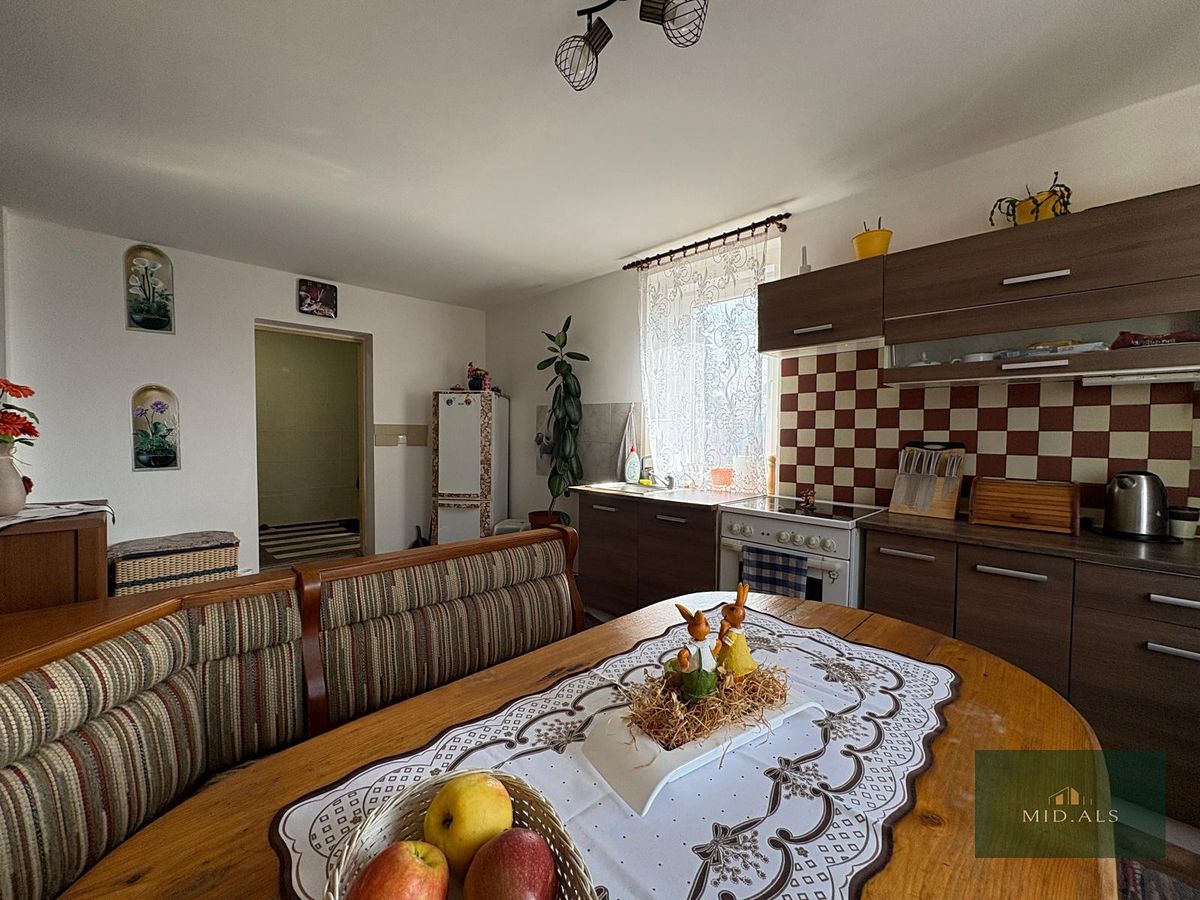 Prodej rodinného domu 120 m², pozemek 1024 m² – fotografie 2