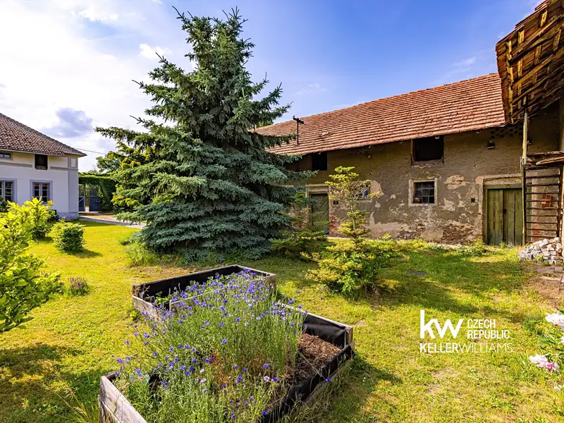 Prodej rodinného domu 157 m², pozemek 2065 m², Chrášťany – náhled fotky 2