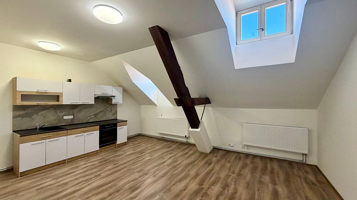 Pronájem bytu 3+kk 75 m²