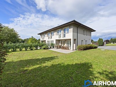 Prodej rodinného domu 302 m², pozemek 1203 m²