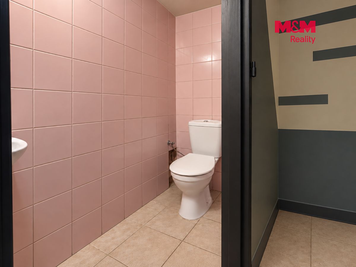 Pronájem obchodního prostoru 14 m² – fotografie 5