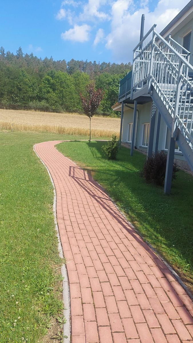 Pronájem bytu 1+kk 70 m² – fotografie 4