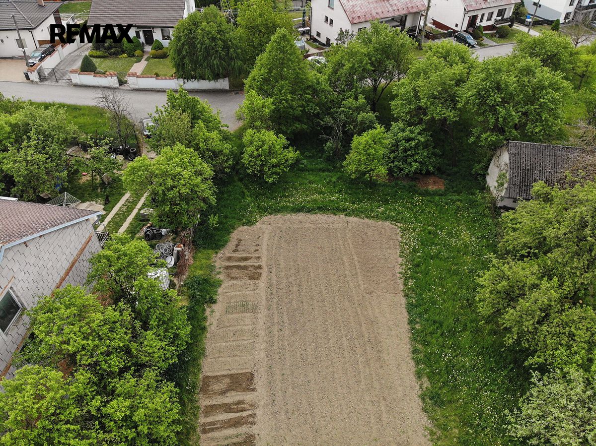 Prodej stavebního pozemku 736 m² – fotografie 4
