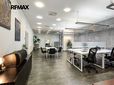Pronájem komerčního prostoru, 122 m² (2 z 11)