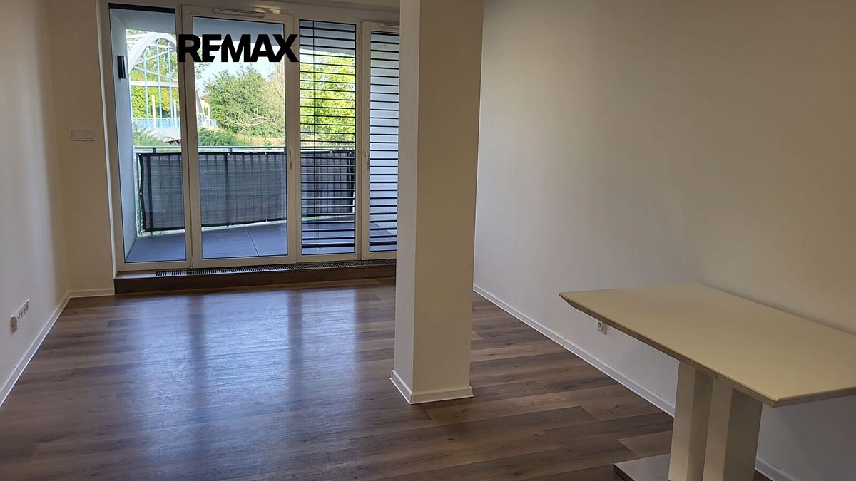 Pronájem bytu 2+kk 57 m² – fotografie 2