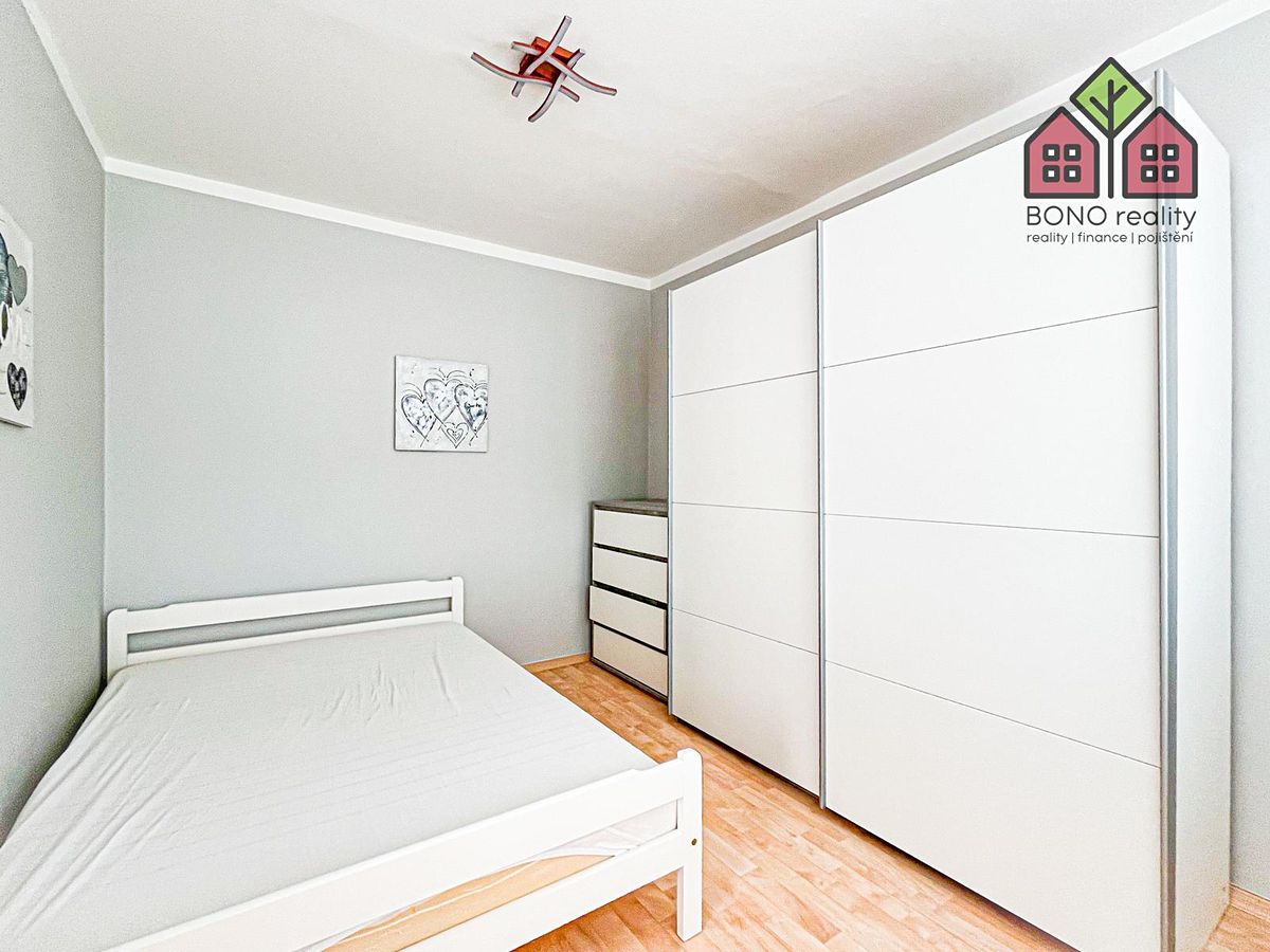 Pronájem bytu 2+kk 45 m² – fotografie 3
