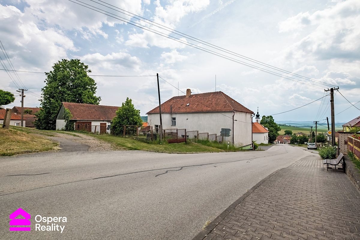 Prodej rodinného domu 260 m², pozemek 575 m² – fotografie 3