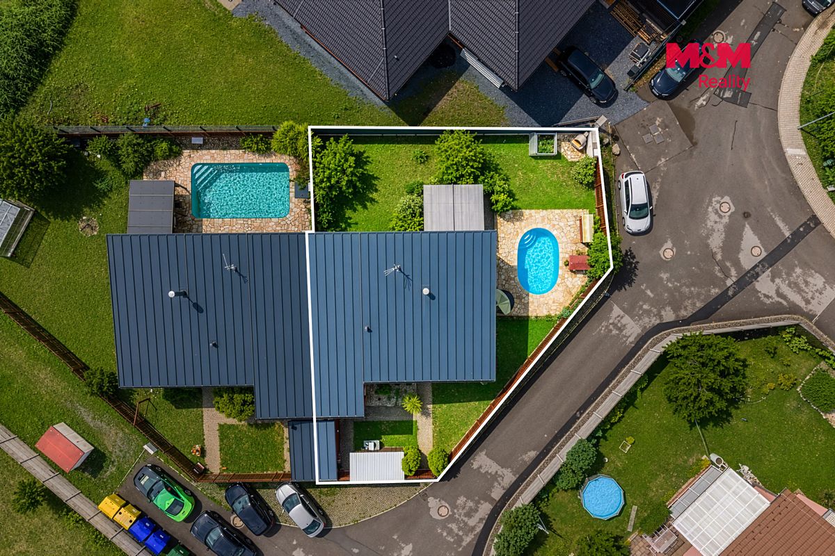 Prodej rodinného domu 100 m², pozemek 445 m² – fotografie 2