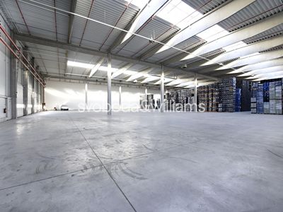 Pronájem skladového prostoru 2000 m²