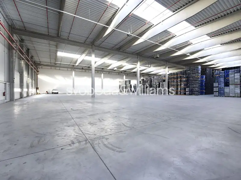 Pronájem skladového prostoru 2000 m², Zápy – náhled fotky 1
