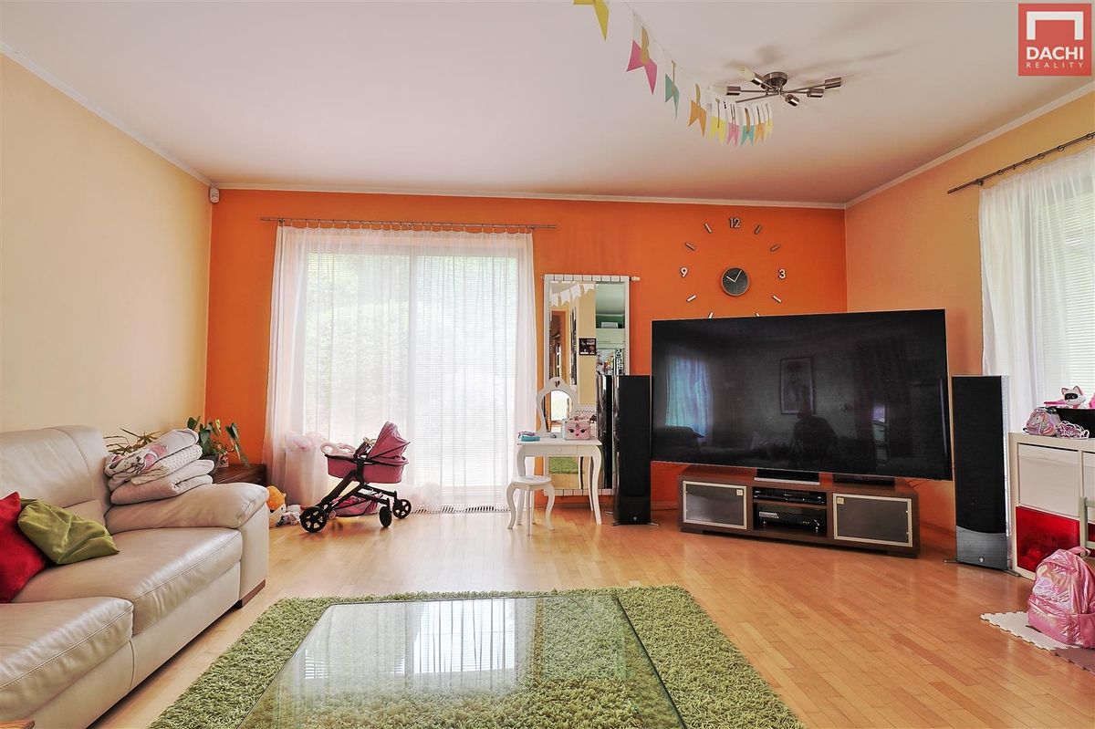 Pronájem rodinného domu 140 m², pozemek 731 m² – fotografie 5