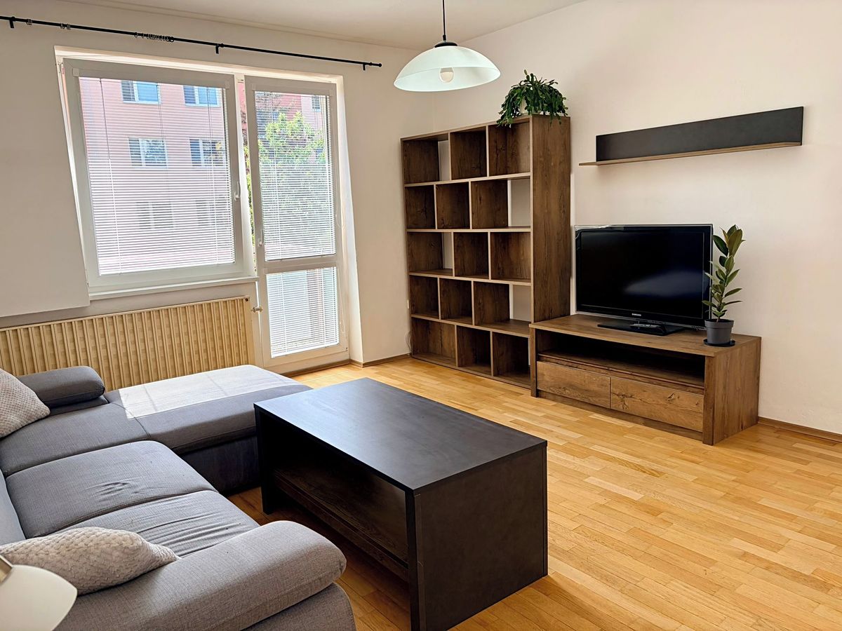 Pronájem bytu 3+1 71 m² – fotografie 2