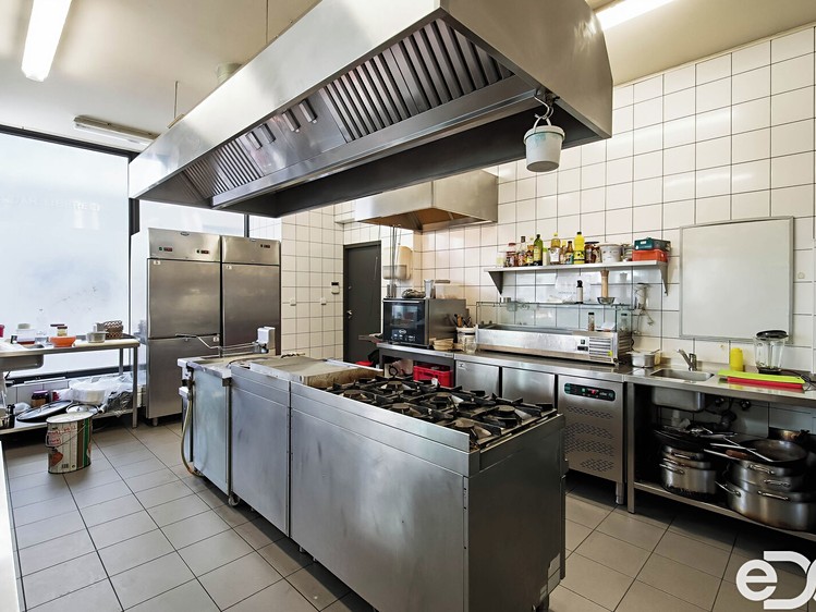 Комерційне приміщення в оренду, 200 м² (10 з 13)