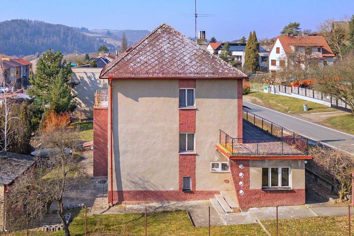 Prodej rodinného domu 180 m², pozemek 775 m² – fotografie 3