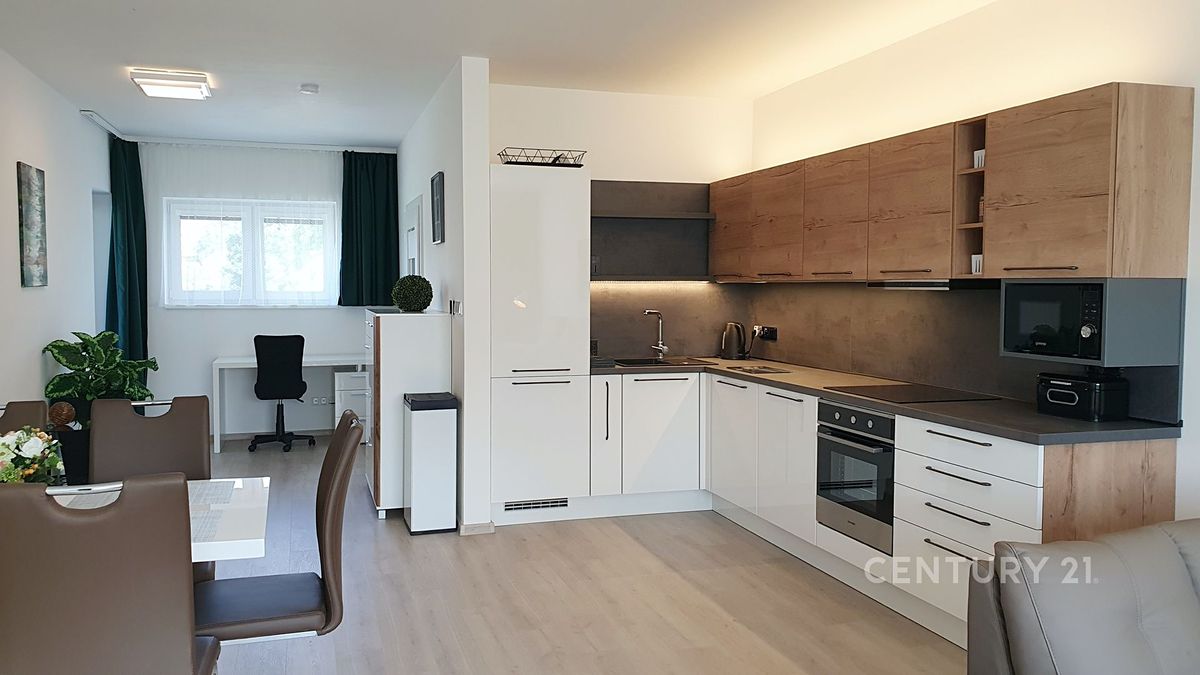 Pronájem bytu 3+kk 78 m²