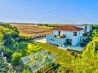 Prodej rodinného domu 246 m², pozemek 1219 m²