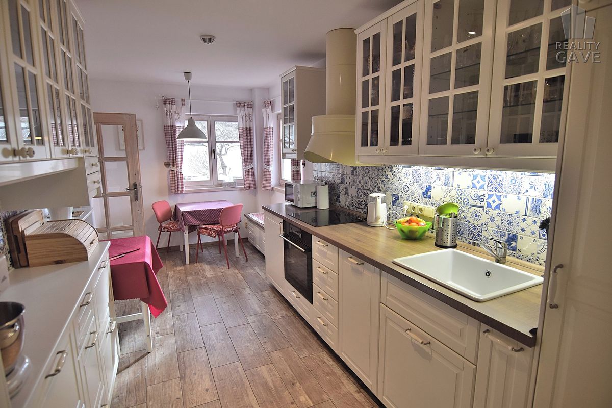 Prodej rodinného domu 124 m², pozemek 725 m² – fotografie 4