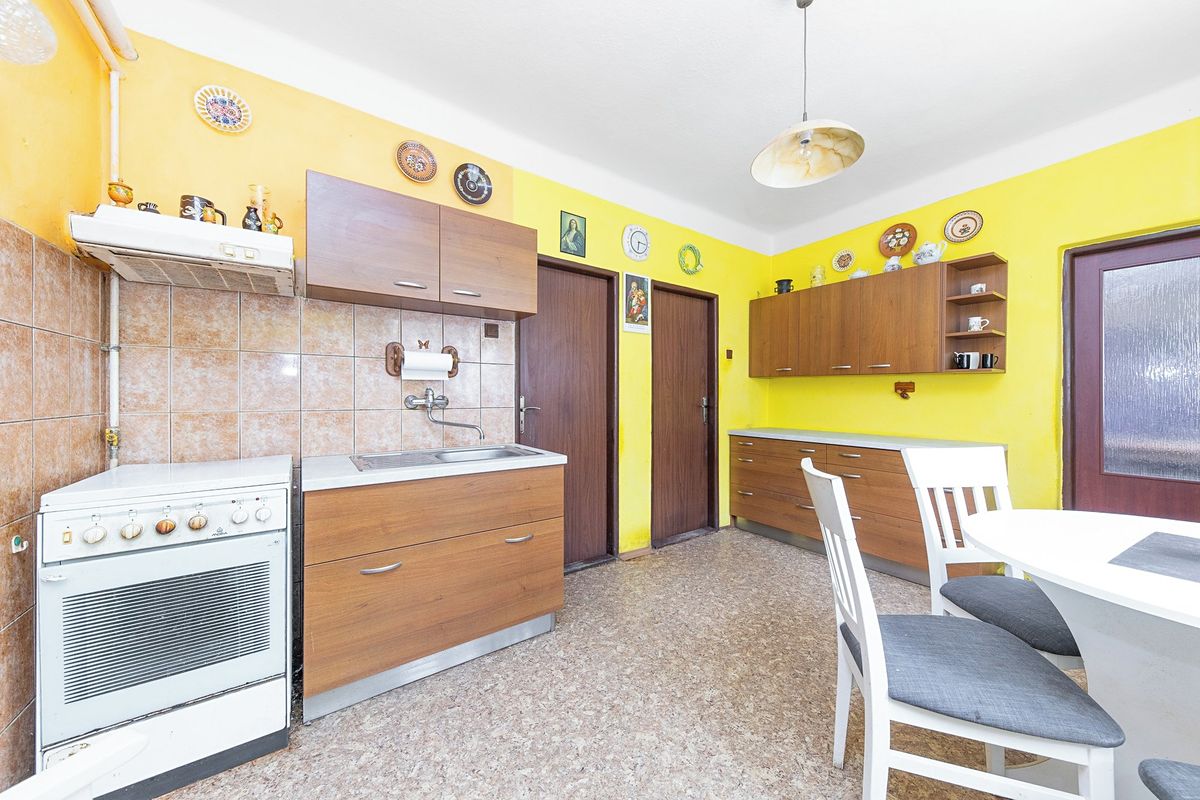 Prodej rodinného domu 155 m², pozemek 1405 m² – fotografie 4