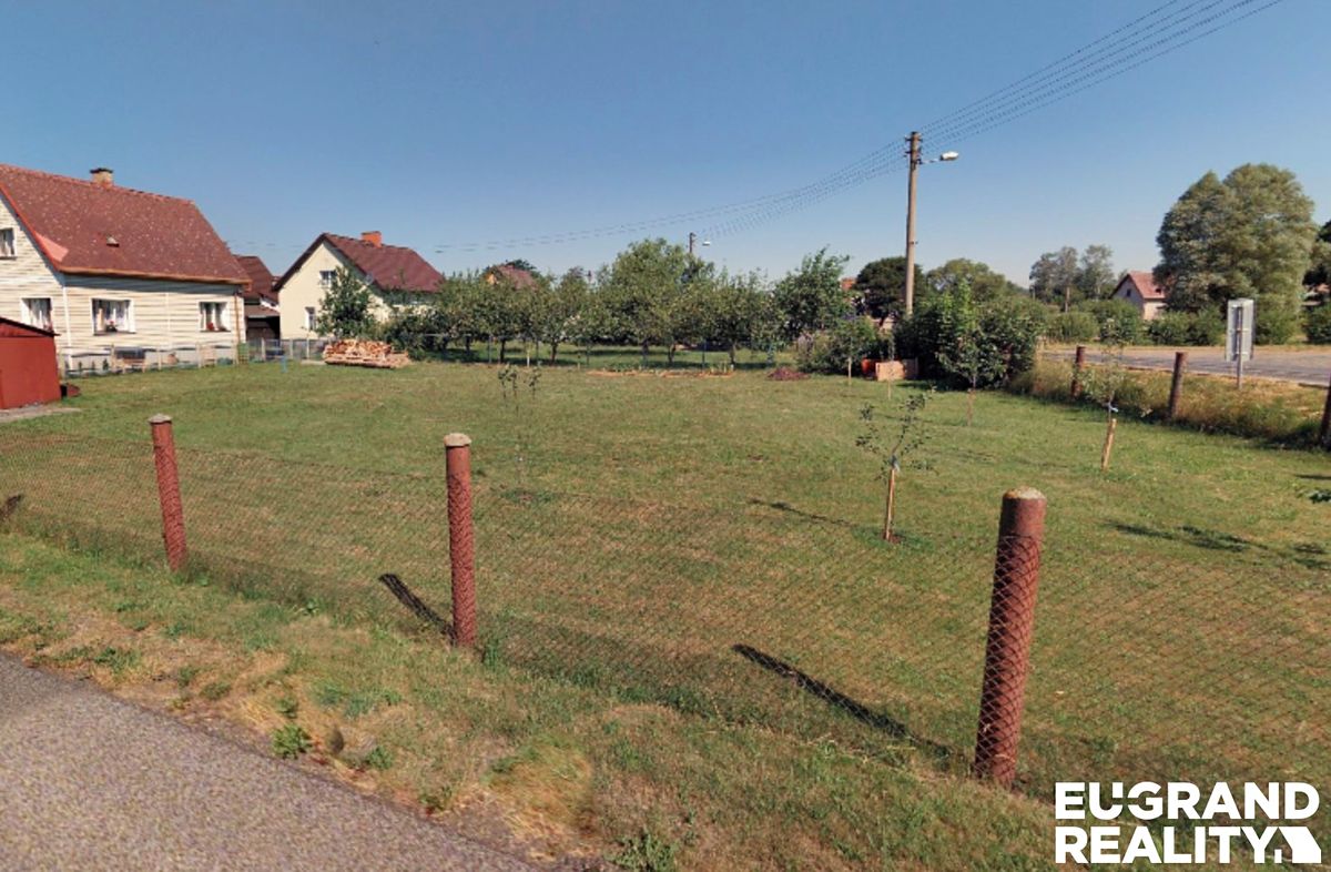 Prodej stavebního pozemku 894 m² – fotografie 2