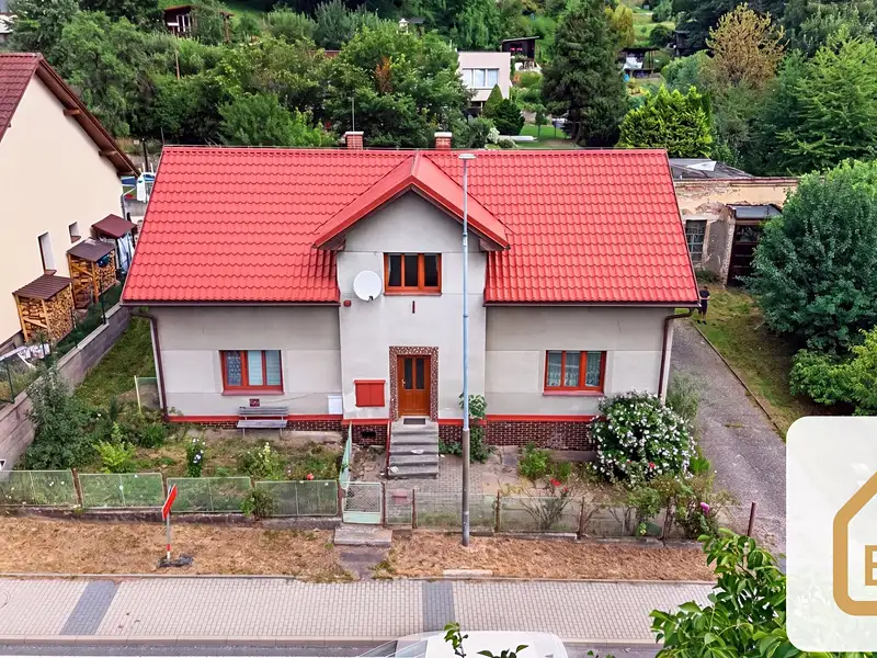 Prodej rodinného domu 292 m², pozemek 1147 m², Turnov – náhled fotky 1