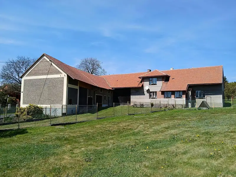 Prodej rodinného domu 168 m², pozemek 2312 m², Sádek – náhled fotky 1