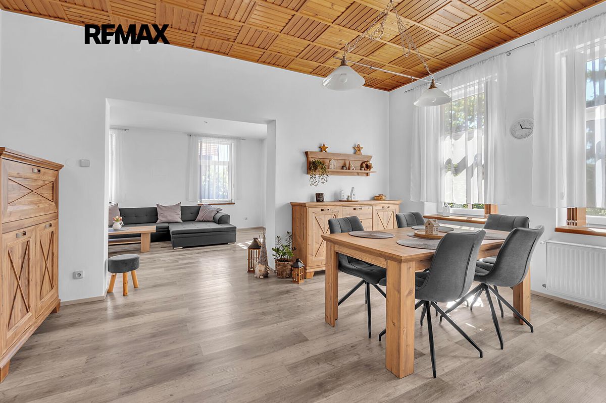 Prodej vícegeneračního domu 570 m², pozemek 2953 m² – fotografie 3