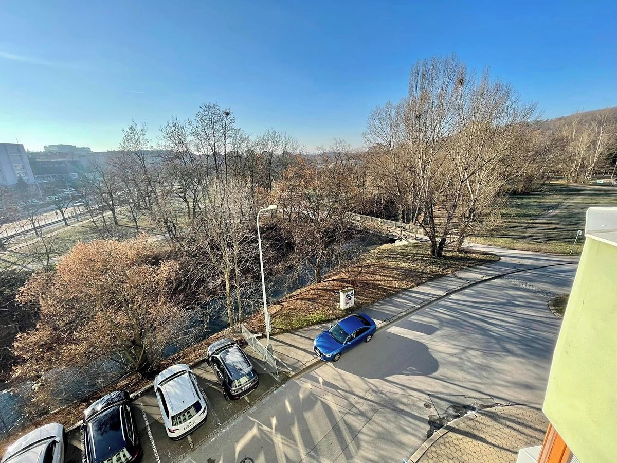Pronájem bytu 2+1 55 m² – fotografie 2