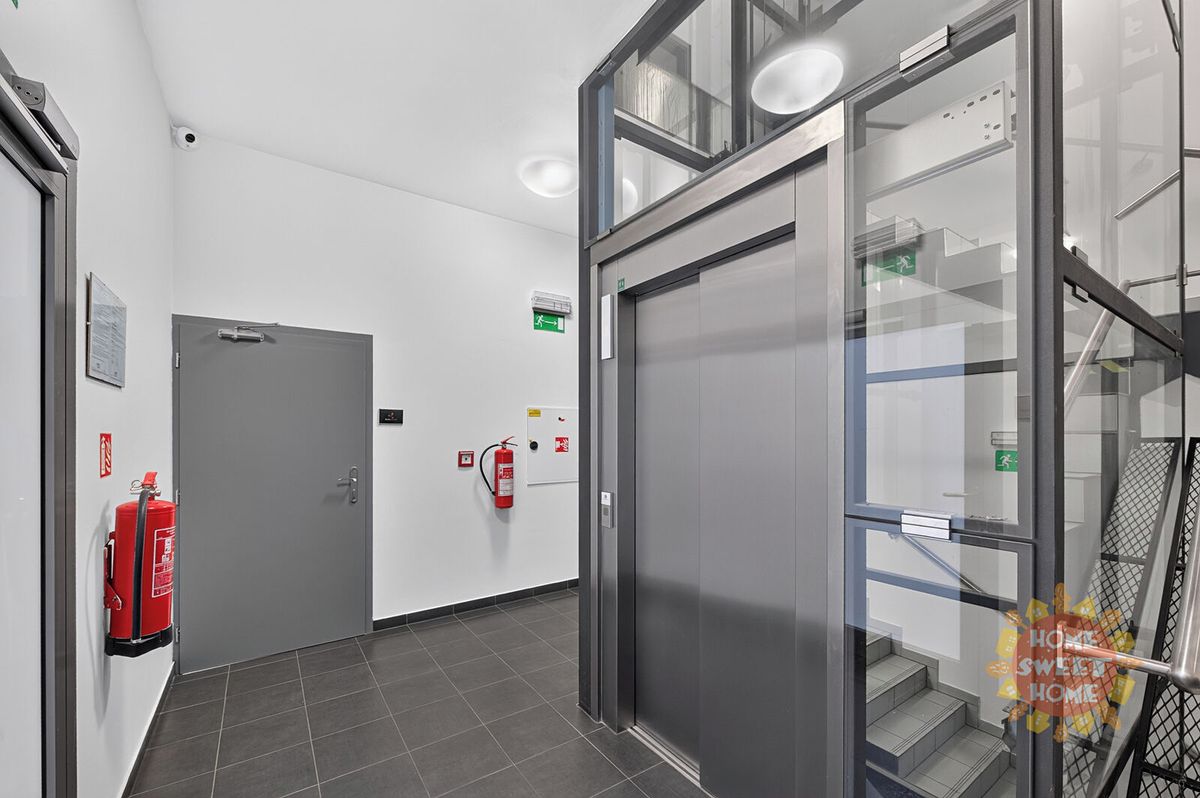 Pronájem kanceláře 52 m² – fotografie 3