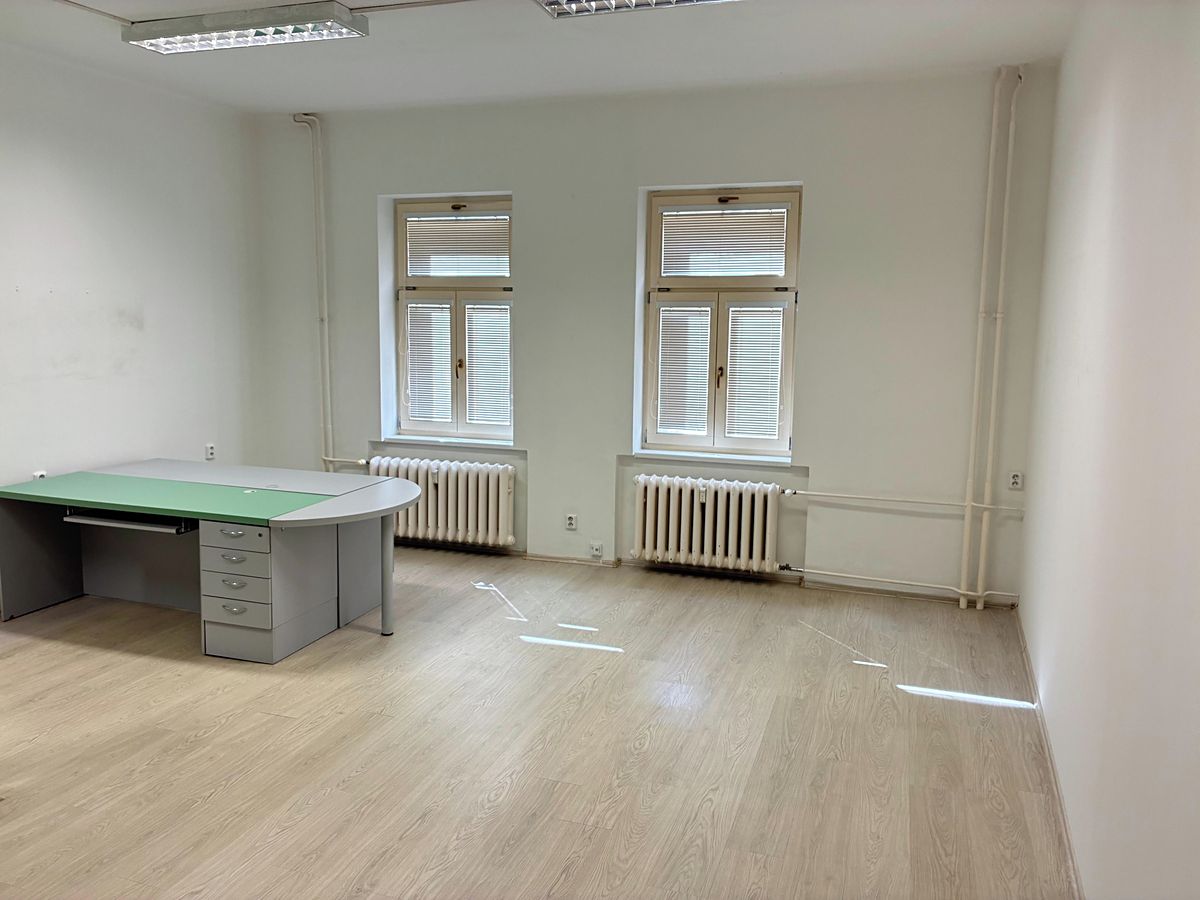 Pronájem kanceláře 34 m² – fotografie 3