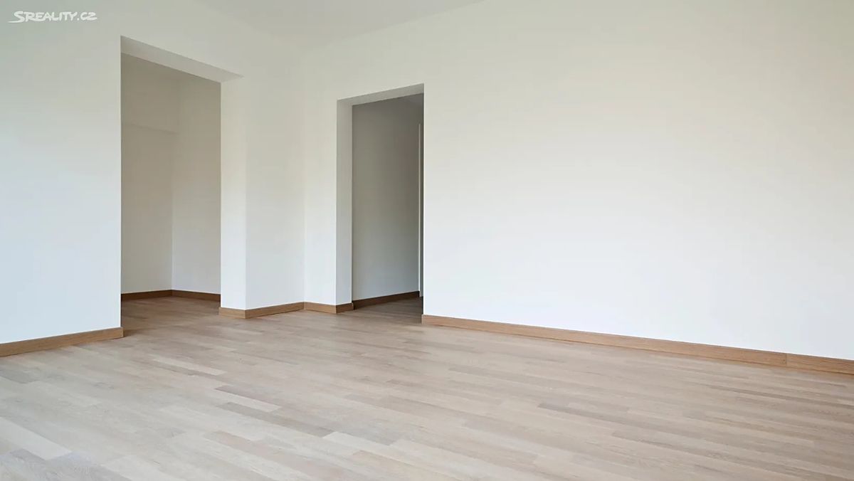 Prodej rodinného domu 340 m², pozemek 530 m² – fotografie 2