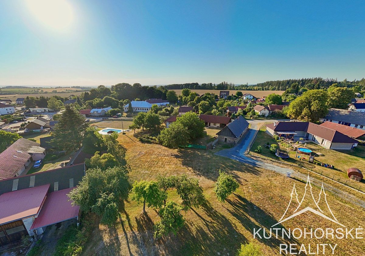 Prodej stavebního pozemku 1347 m² – fotografie 2