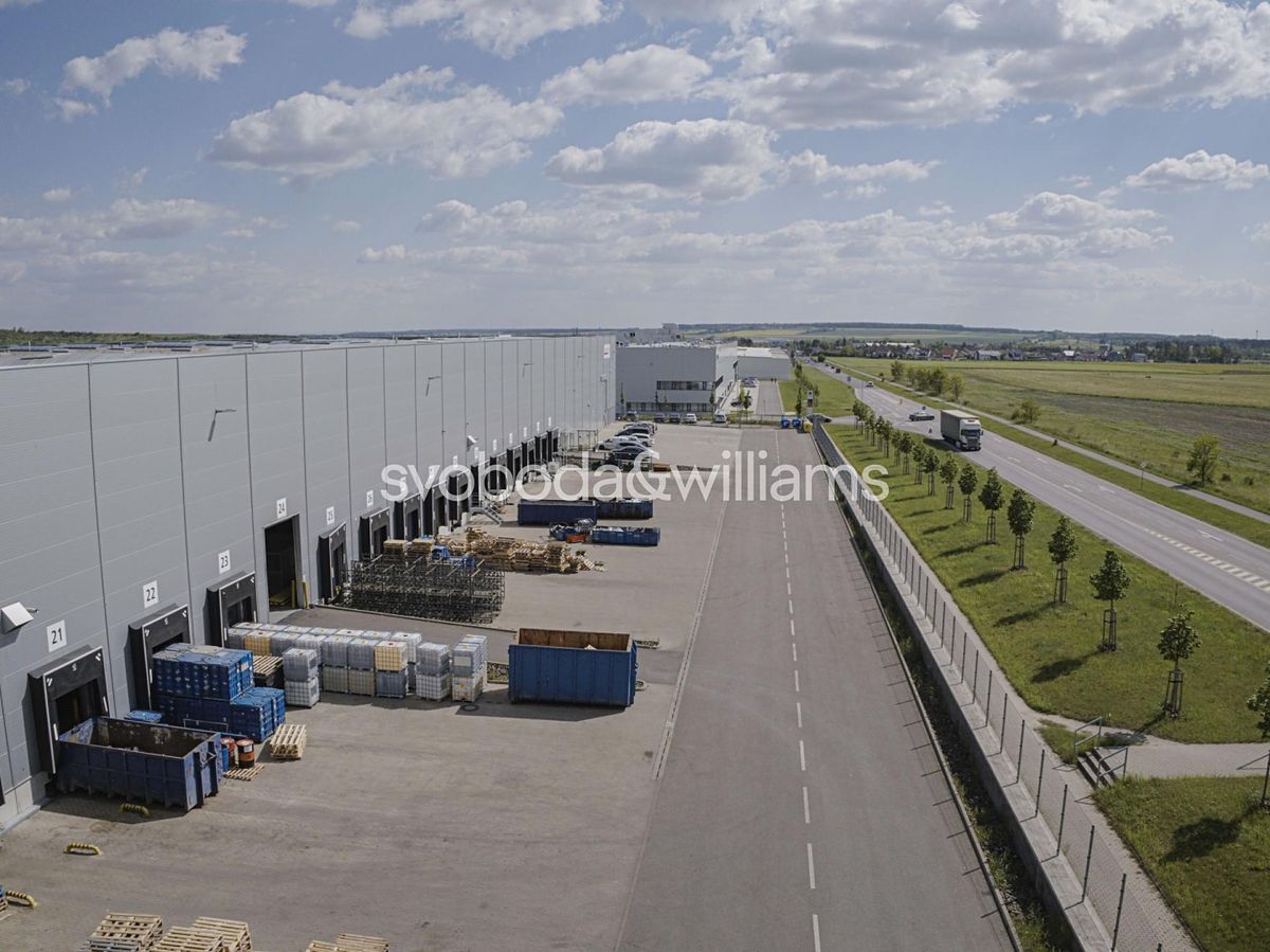 Pronájem skladového prostoru 2923 m² – fotografie 3