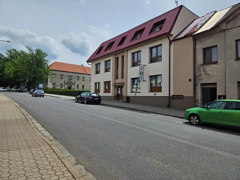 Prodej rodinného domu 270 m², pozemek 162 m², Seč – náhled fotky 2