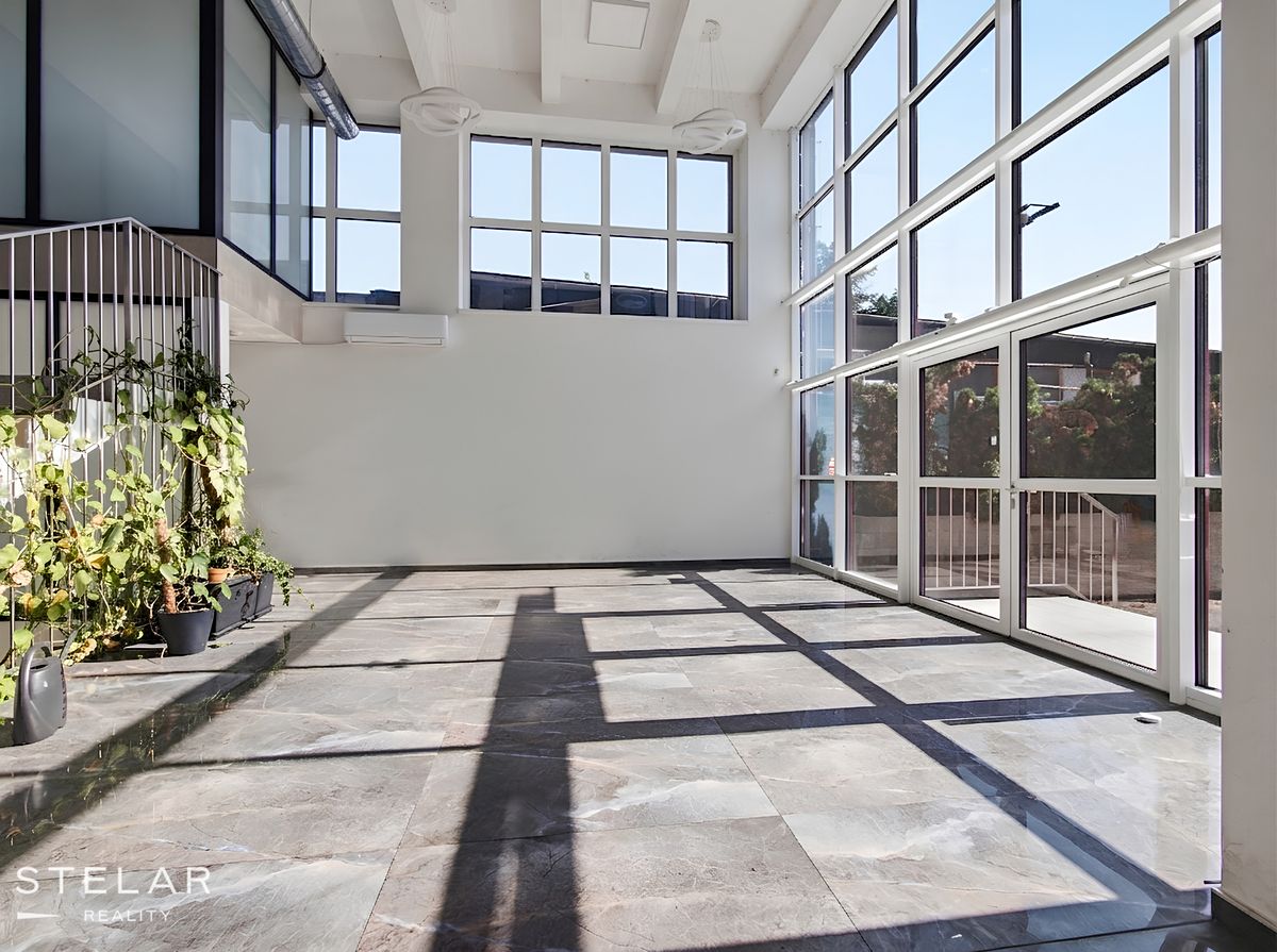 Pronájem kanceláře 213 m² – fotografie 3