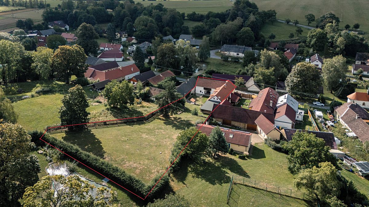 Prodej rodinného domu 370 m², pozemek 2115 m² – fotografie 4
