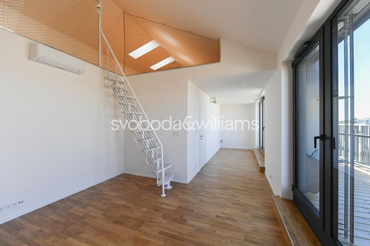 Prodej bytu 1+kk 64 m² – fotografie 2