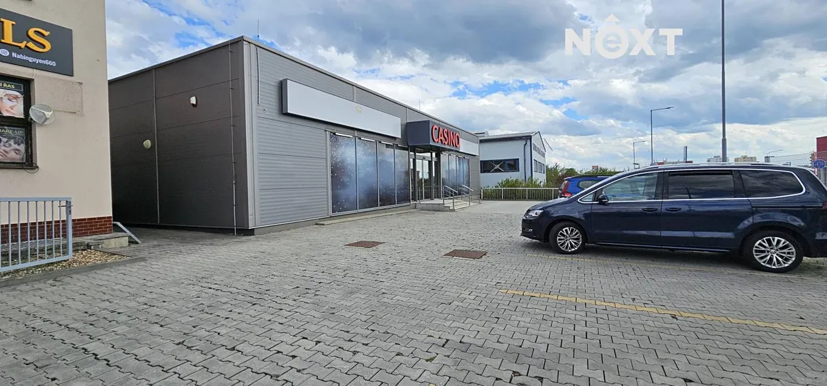 Pronájem obchodního prostoru 450 m²