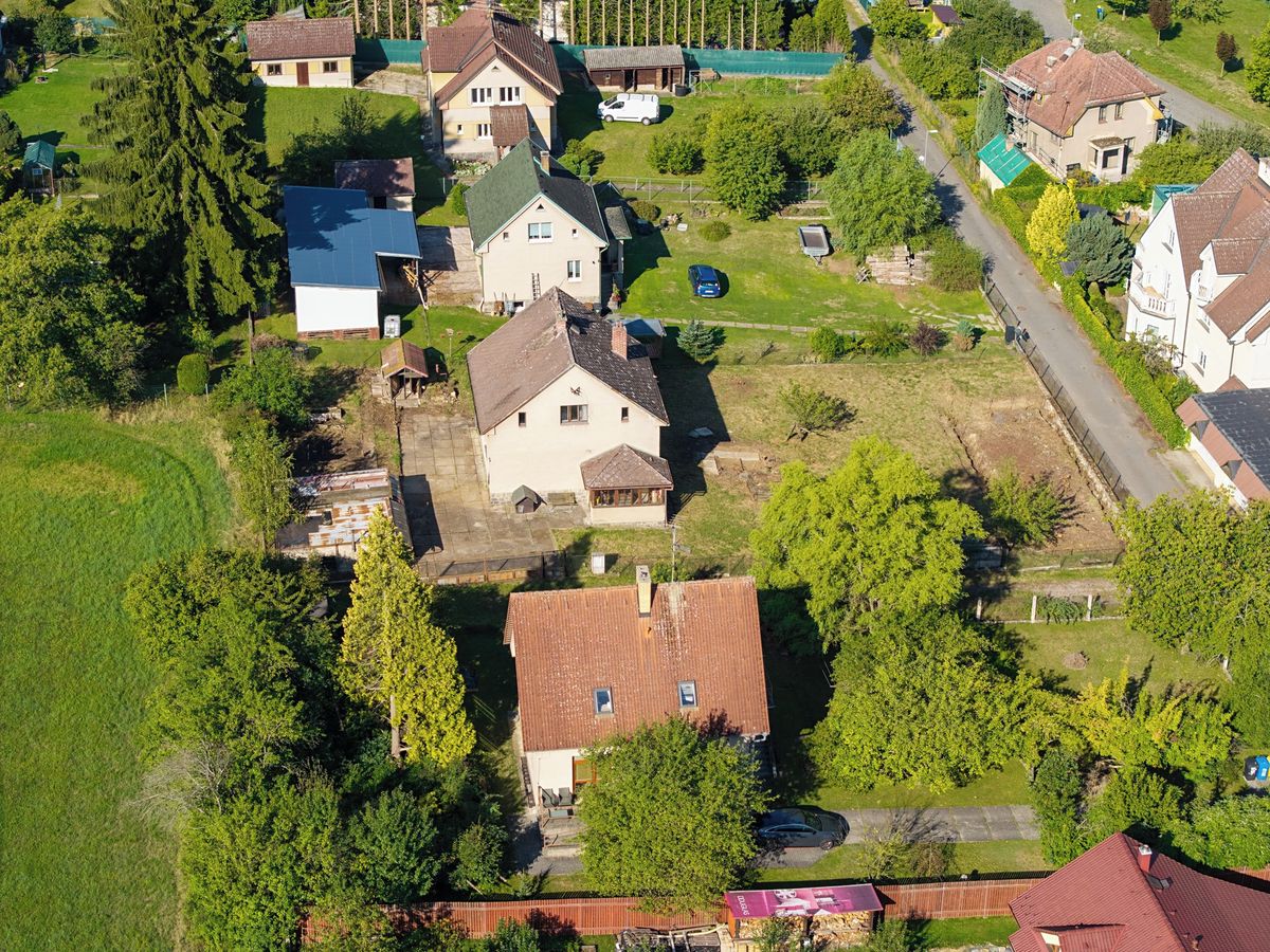 Prodej rodinného domu 200 m², pozemek 1356 m² – fotografie 3